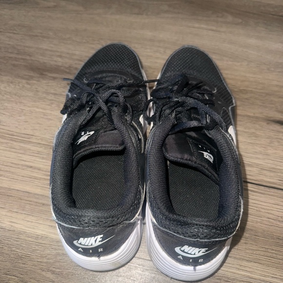 Nike Women’s Black and White Air Max SC Sneakers | Size 7 | Gently Used - Picture 4 of 8
